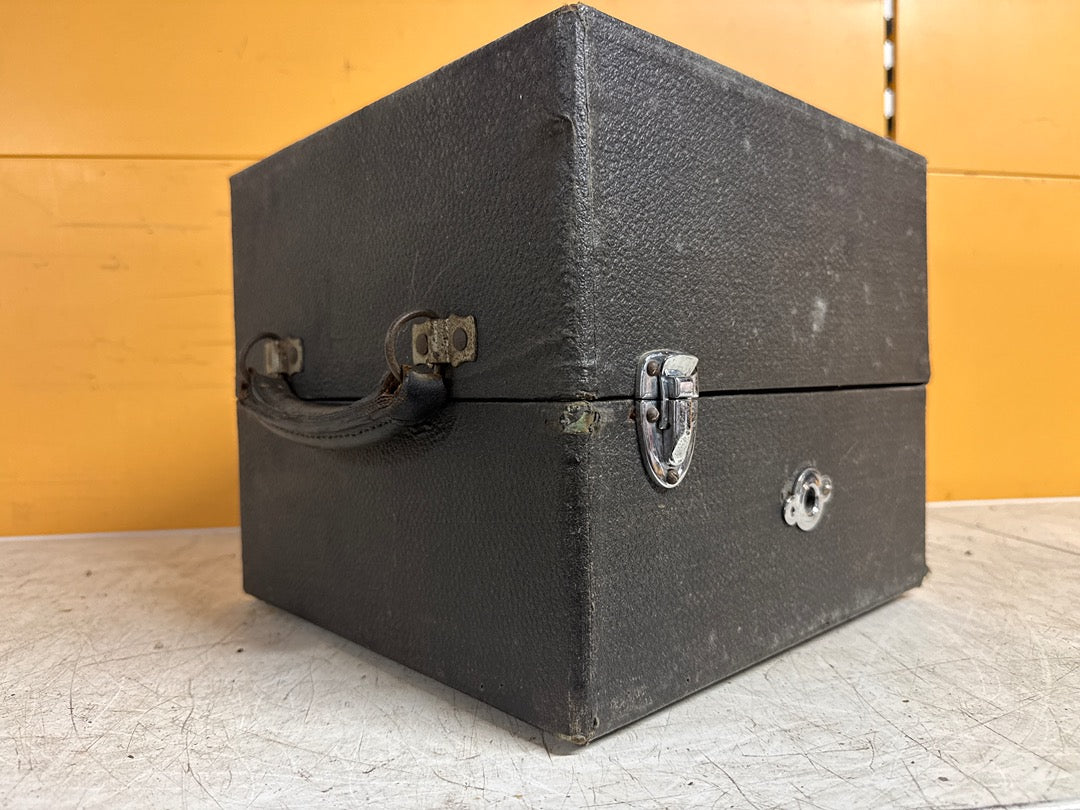 Gramophone portable – Valise ancienne en cuir