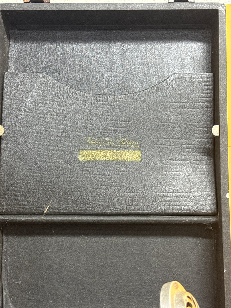 Gramophone portable – Ancien tourne-disque valise