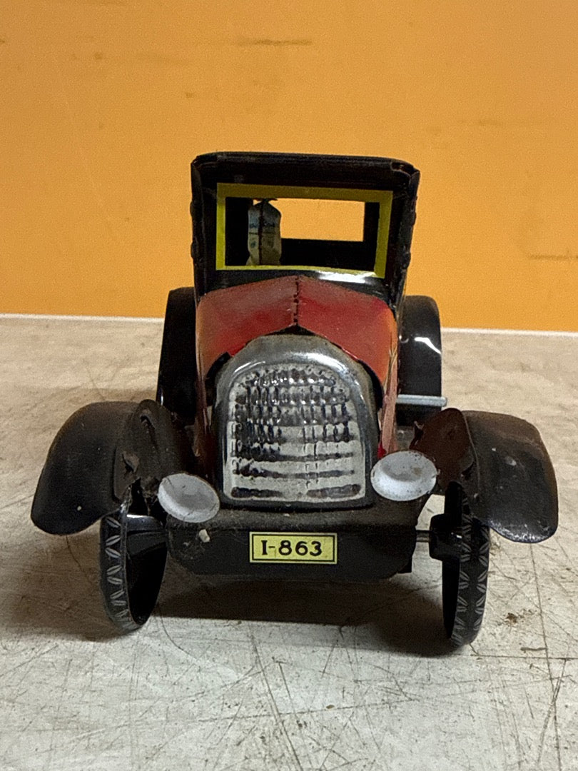 Voiture ancienne – Taxi en tôle