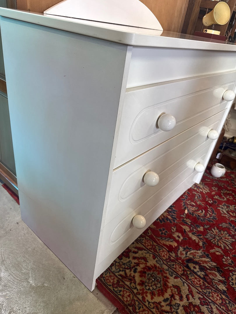 Commode blanche vintage – Meuble enfant