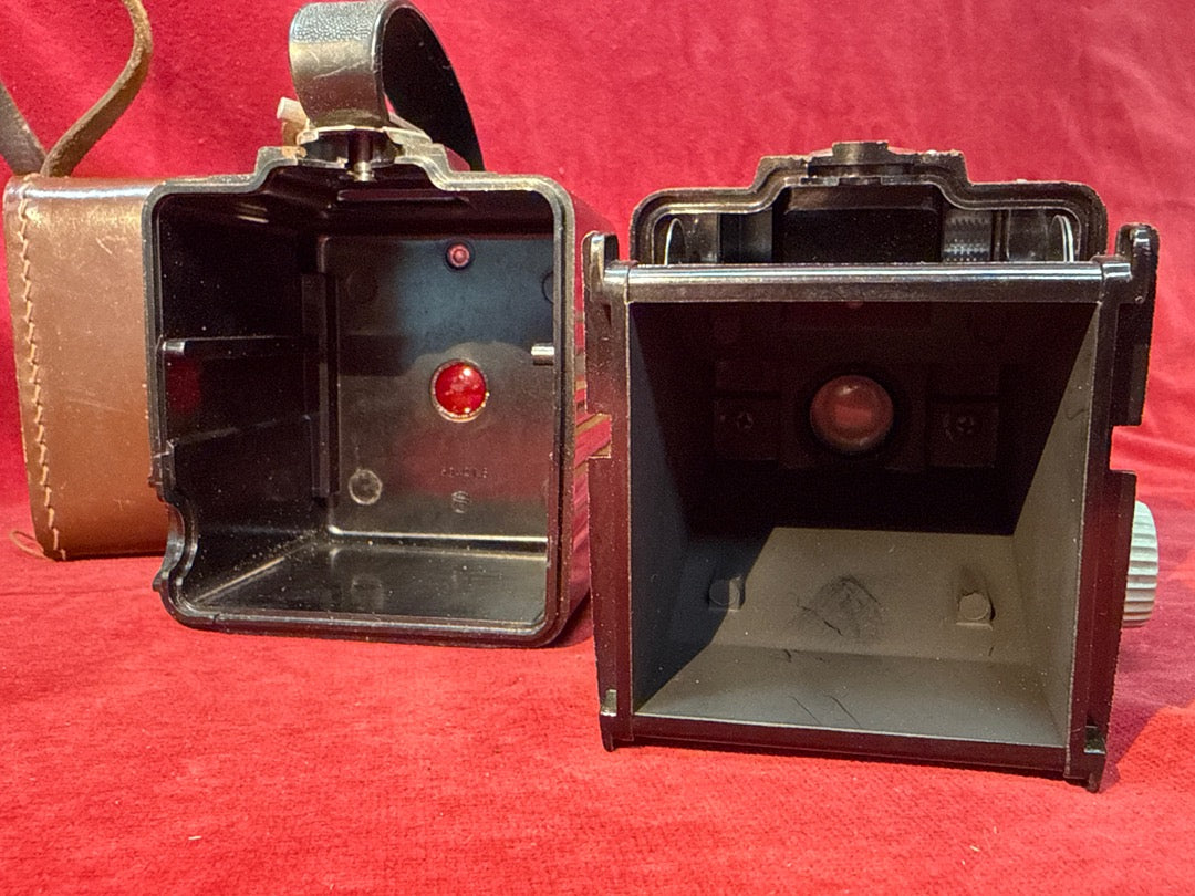 Appareil photo Brownie Flash Kodak vintage avec étui