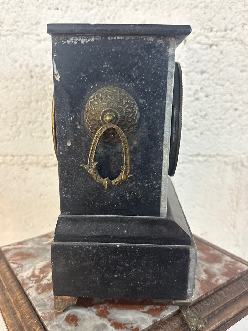 Pendule ancienne en marbre – Horloge de cheminée
