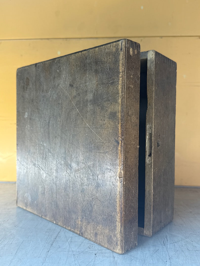 Boîte ancienne en bois – Boîte de rangement vintage