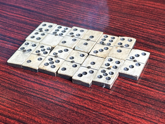 Dominos anciens en os et bois – Jeu de société