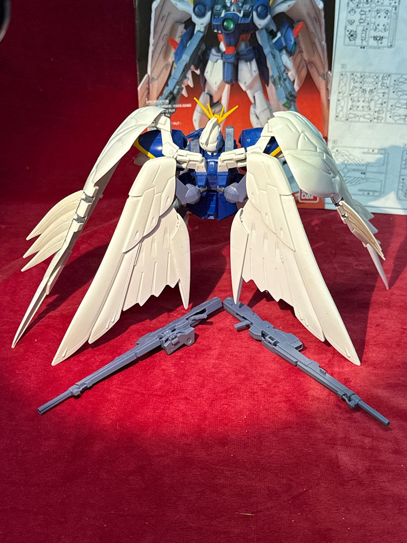 Figurine Wing Gundam Zero Custom Bandai