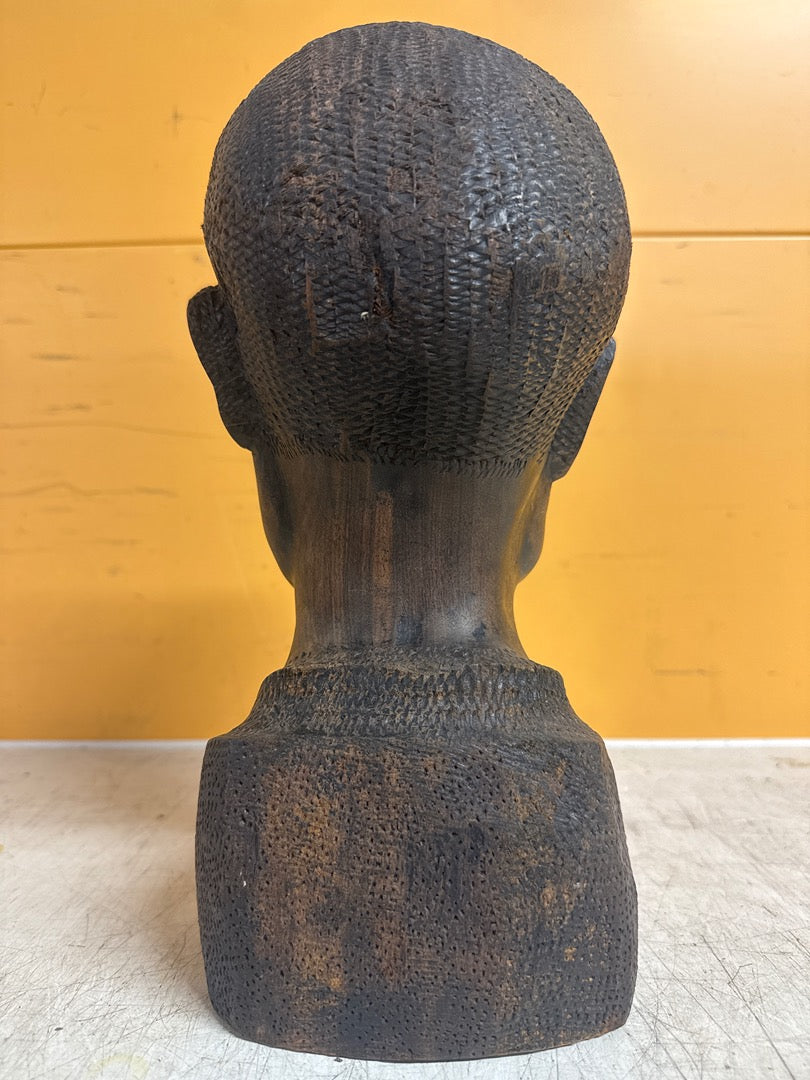Sculpture – Buste sculpté en bois