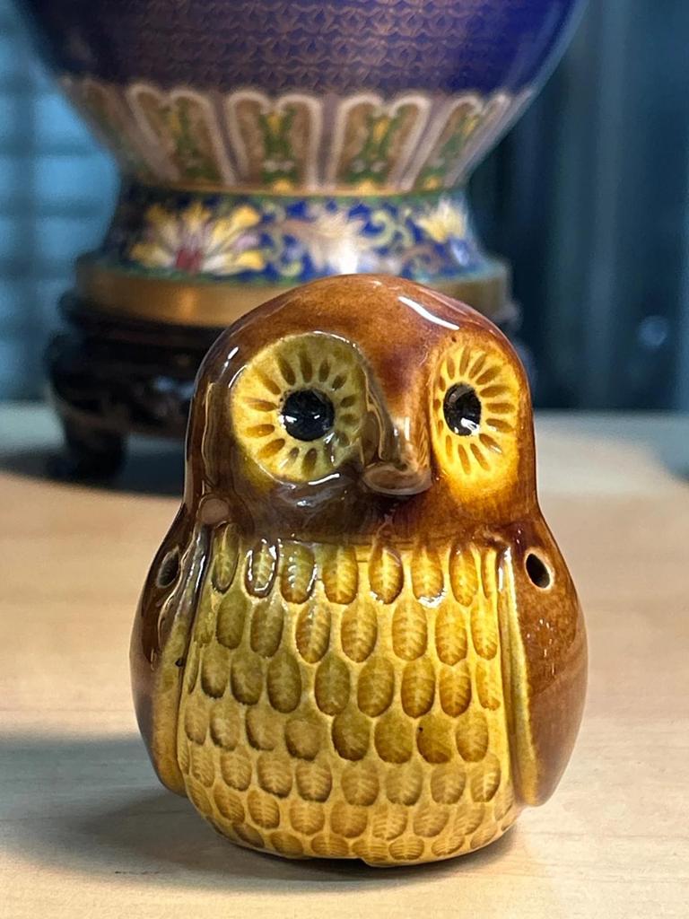 Statuette sculpté Chouette / Hibou Sifflet a oiseaux en céramique signé Jen