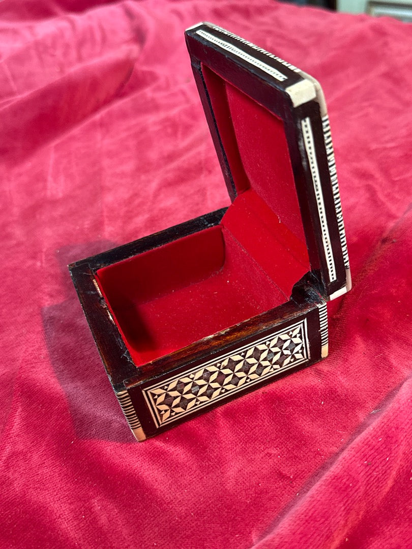 Boîte à bijoux – Y.h. – Décoration – Marqueterie nacre
