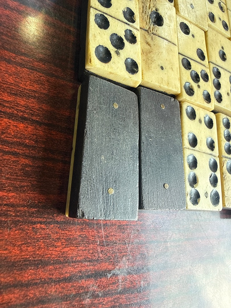 Dominos – Vintage – Jeux de société – Collection os et bois