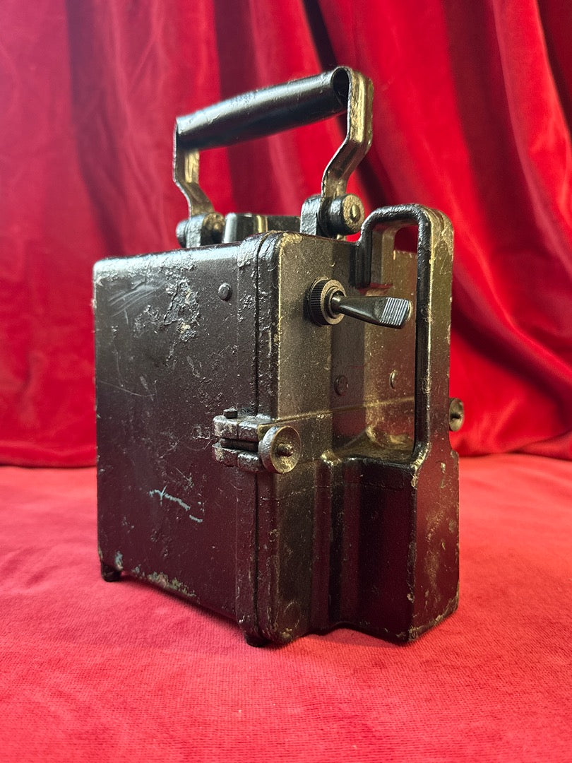 Lampe torche ancienne modele depose metal noir
