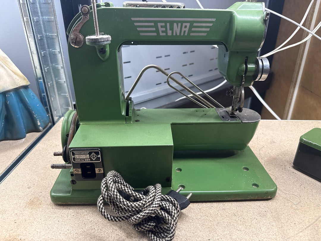 Machine à coudre – Elna Grasshopper – Loisirs créatifs – Verte vintage avec accessoires