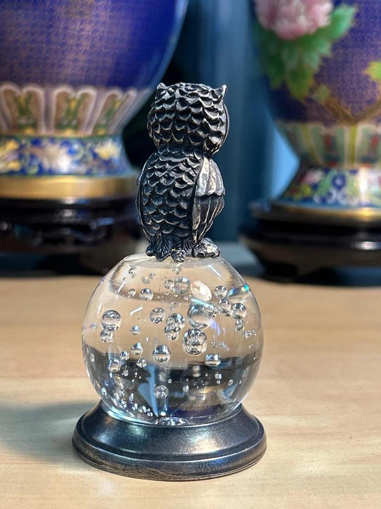 Statuette sculpté Chouette / Hibou étain et boule en verre