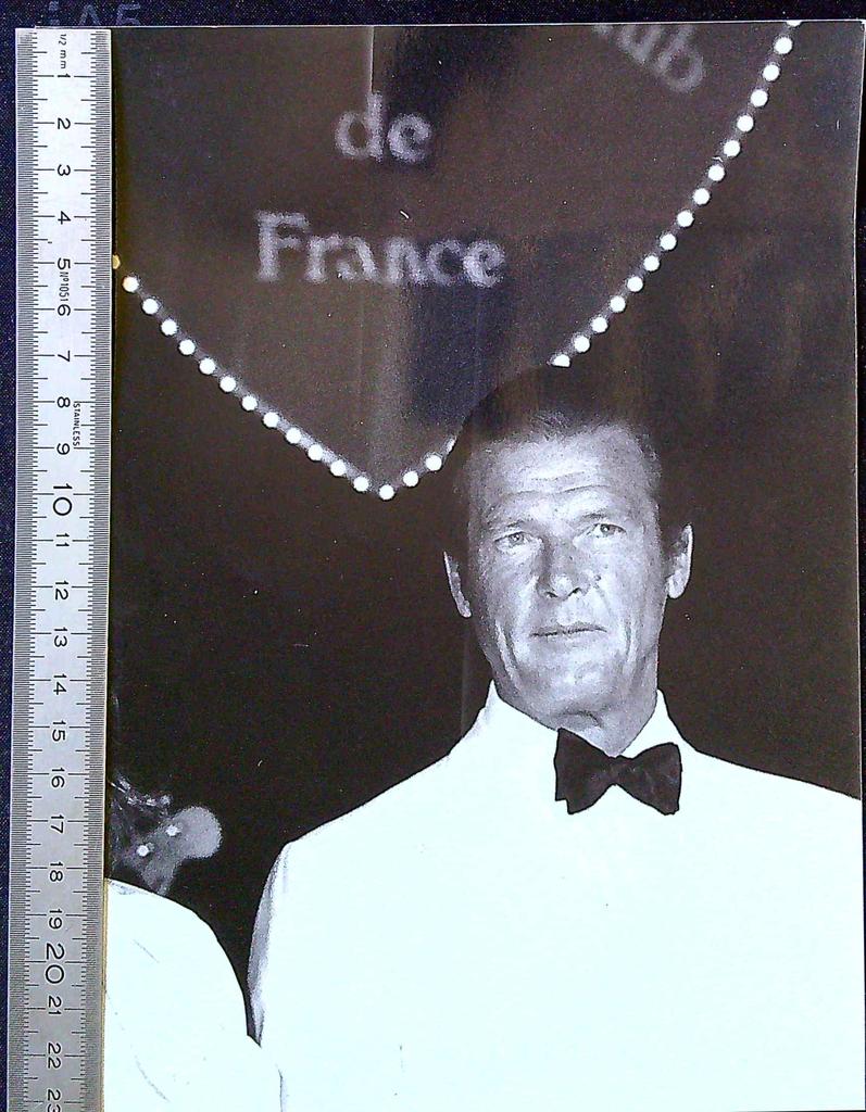 Photo Roger Moore – Cinéma – Portrait vintage