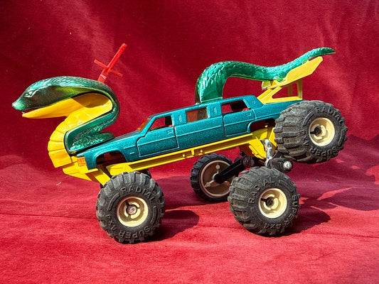 Voiture monstre serpent Majorette vintage