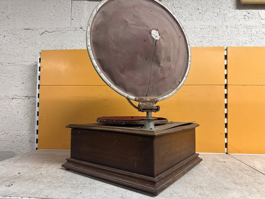 Gramophone ancien – Meuble en bois
