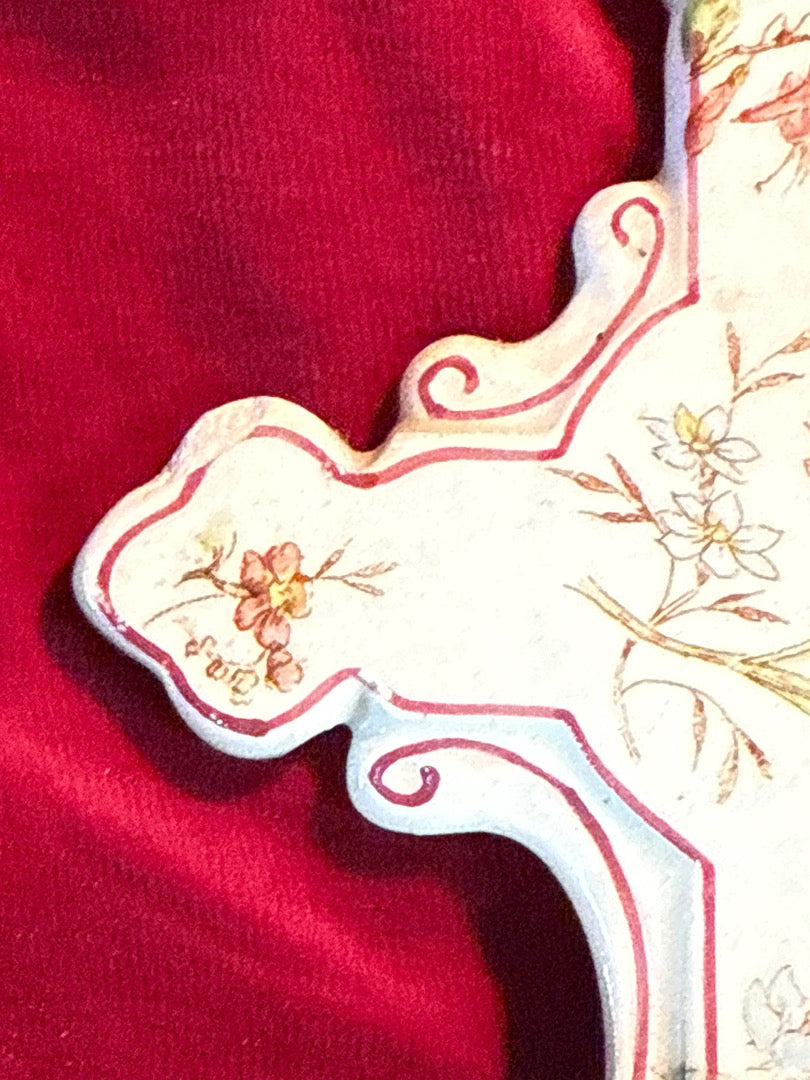 Bénitier d’applique – Céramique – Décor fleuri