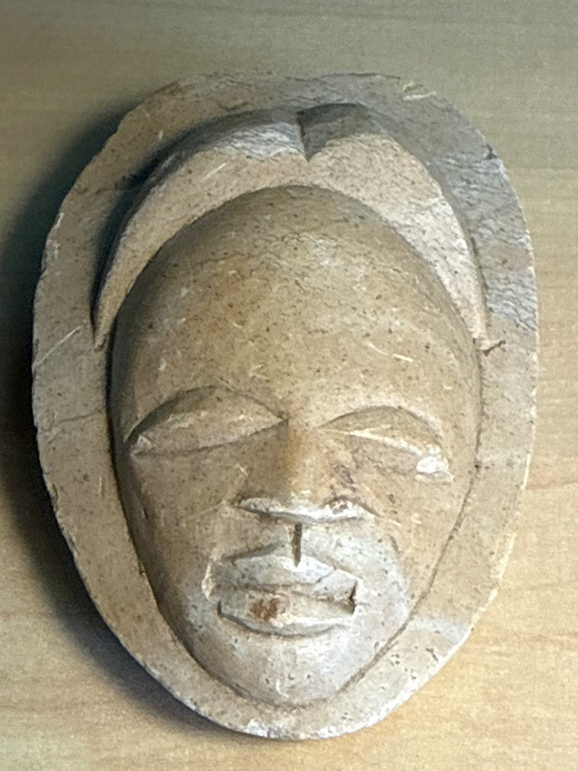 Masque sculpté – Art Africain – Décoration – Pierre naturelle
