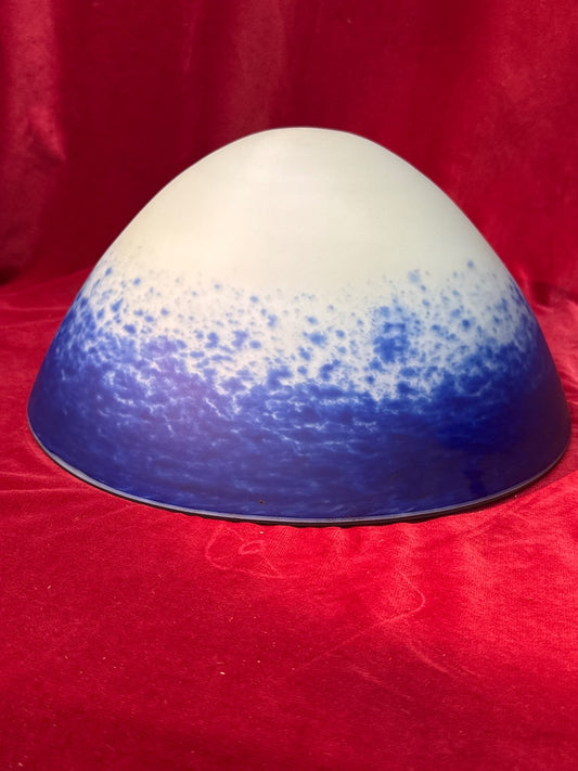 Lampe à poser en verre jaspé bleu et blanc, monture à feuilles, 59 cm