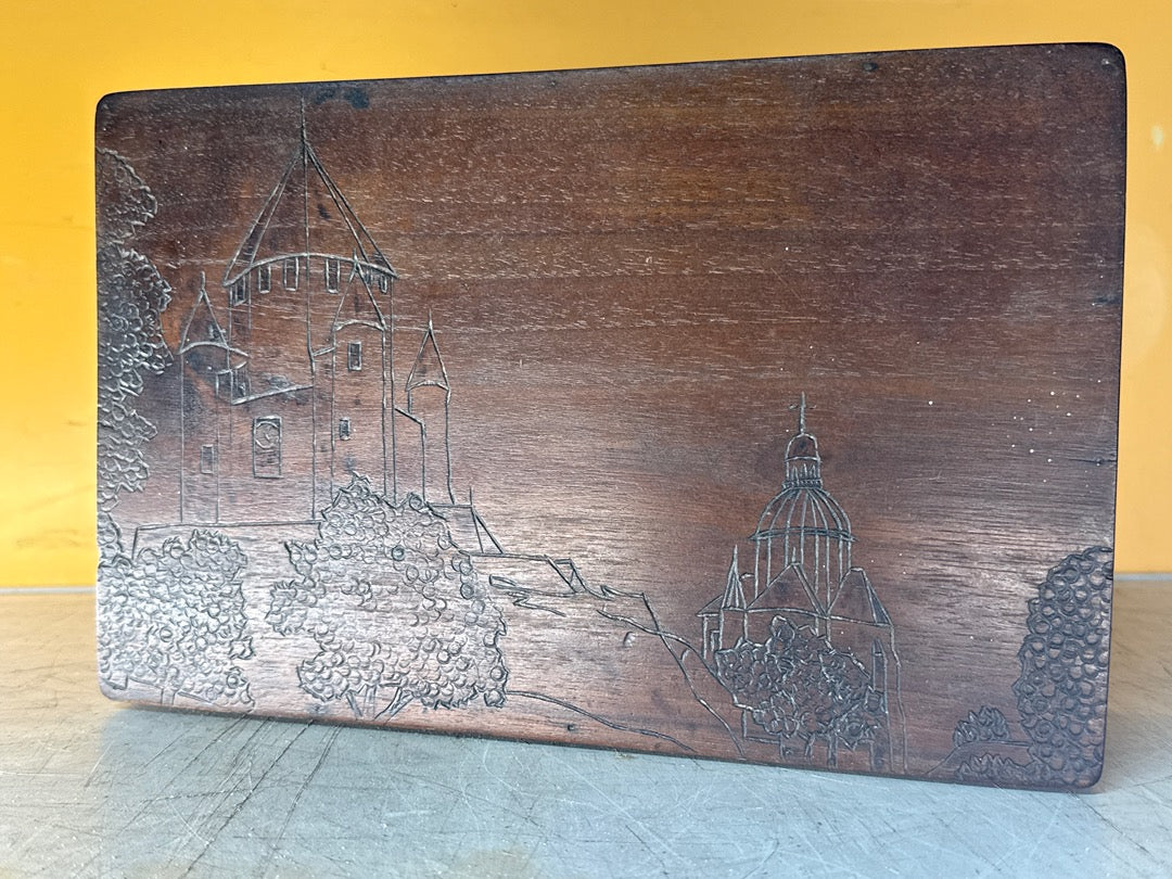 Boîte – Coffret en bois gravé