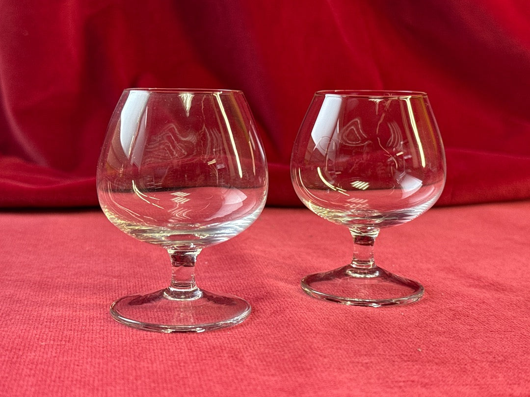 Paire de petits verres à cognac transparents, hauteur 7 cm