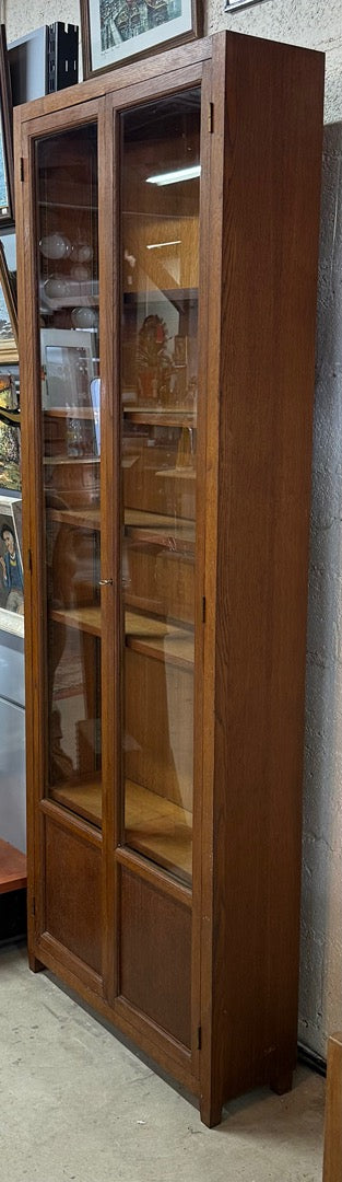 Vitrine en bois – Meuble de rangement