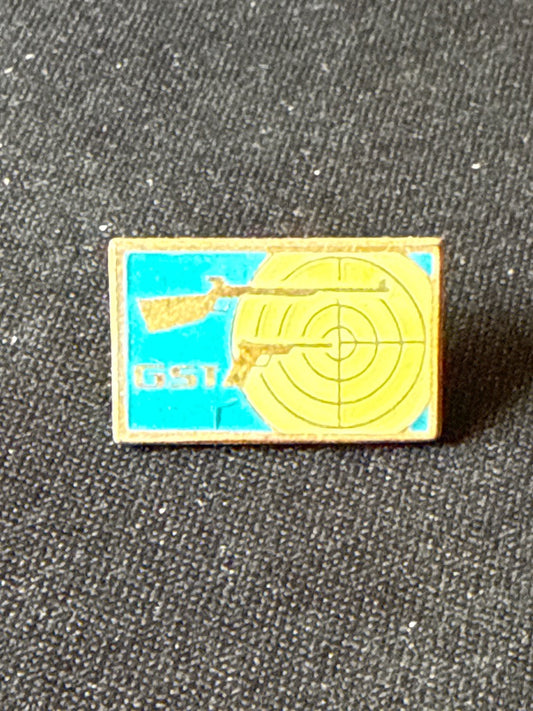 Pins – Gst – Souvenirs sportifs – Badge tir cible Rda doré