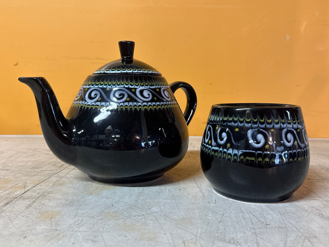 Service à thé – Théière et tasse en céramique noire