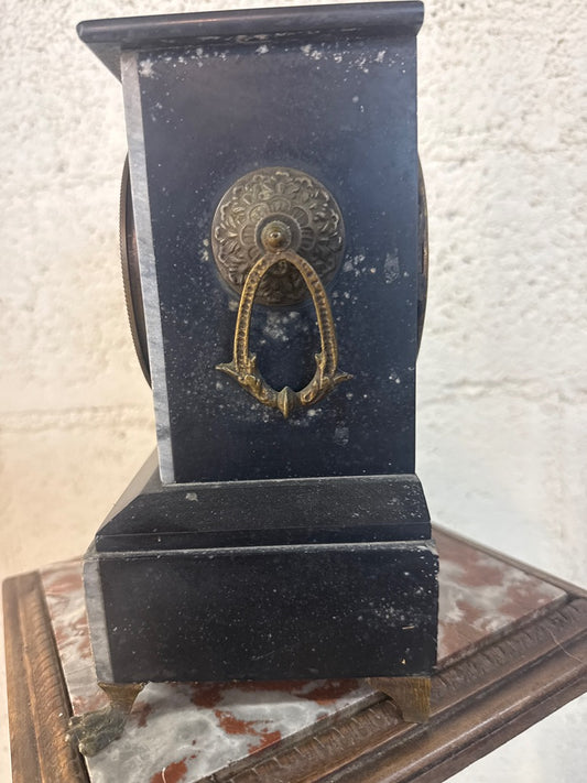 Pendule ancienne en marbre – Horloge de cheminée