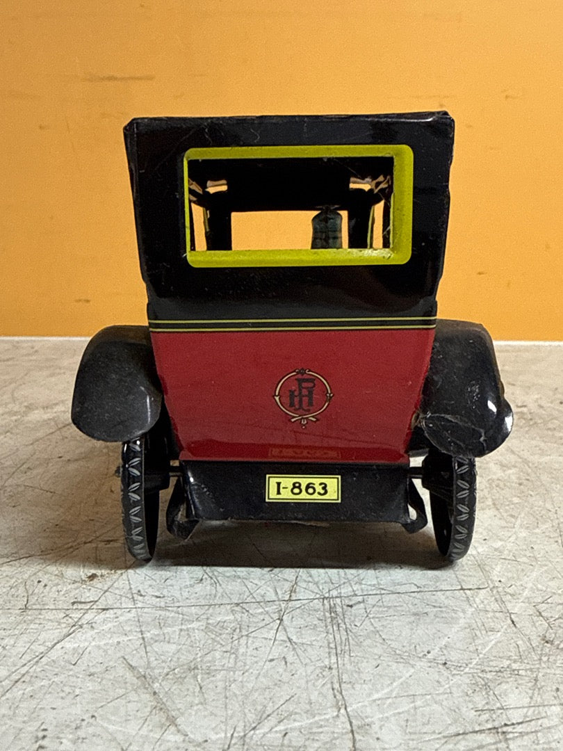 Voiture ancienne – Taxi en tôle