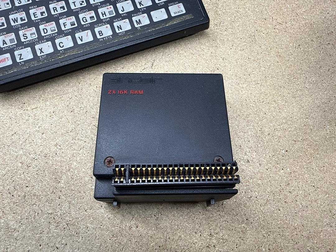 Console rétro Sinclair Zx81 avec extension Ram 16k et clavier
