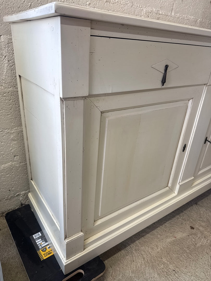 Buffet bas blanc vintage – Meuble de rangement