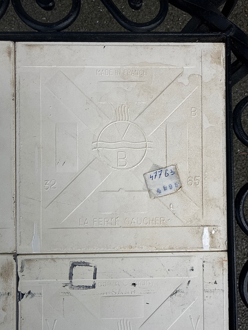 Guéridon – Villeroy & Boch – Décoration – Fer forgé et carreaux