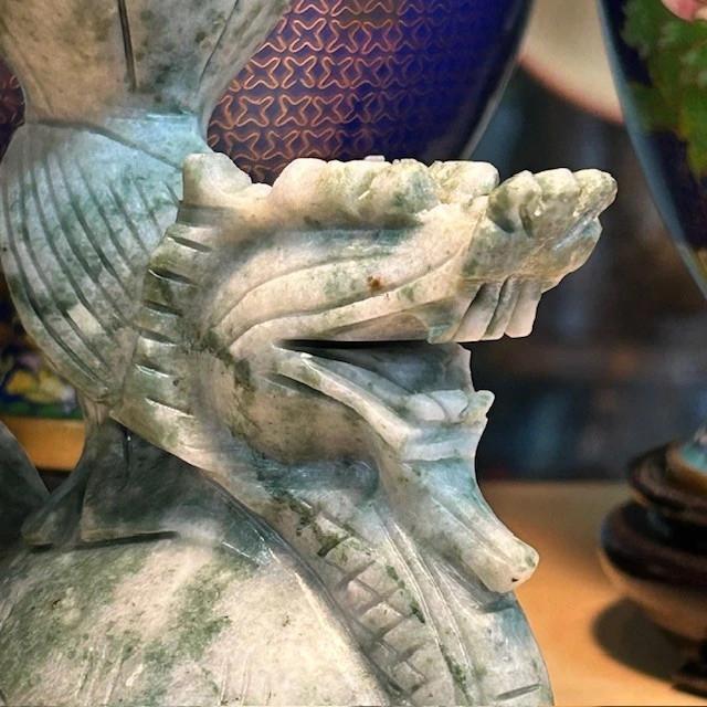 Sculpture Chinoise En Pierre Naturelle Jade Représentant Un dragon Phénix et Une Sphère