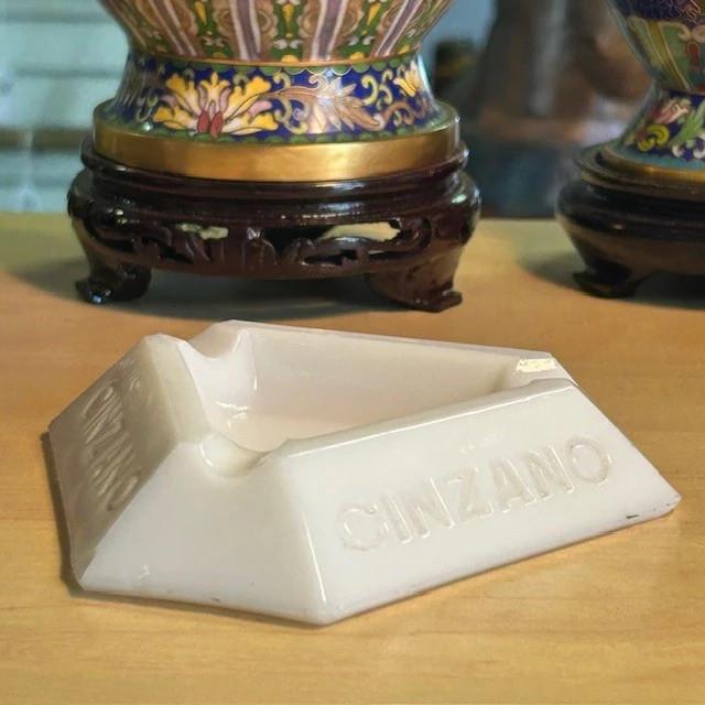 Petit Cendrier Publicitaire Cinzano Vintage Triangulaire