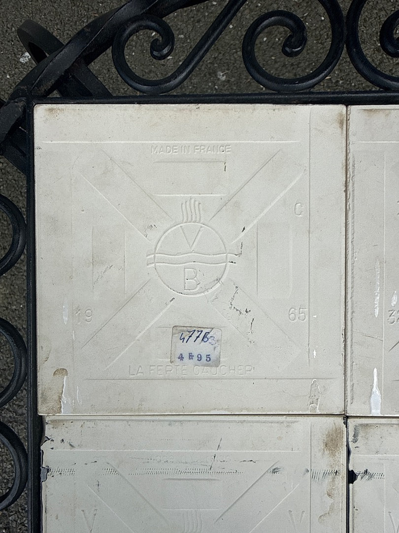 Guéridon – Villeroy & Boch – Décoration – Fer forgé et carreaux