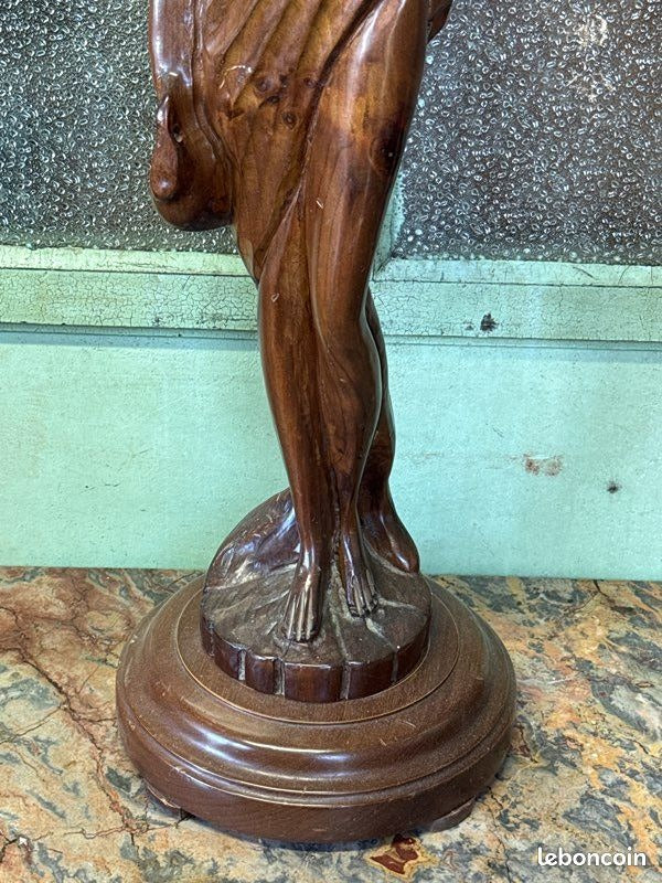 Statue marron – Vintage – Ornement – Femme drapée bois