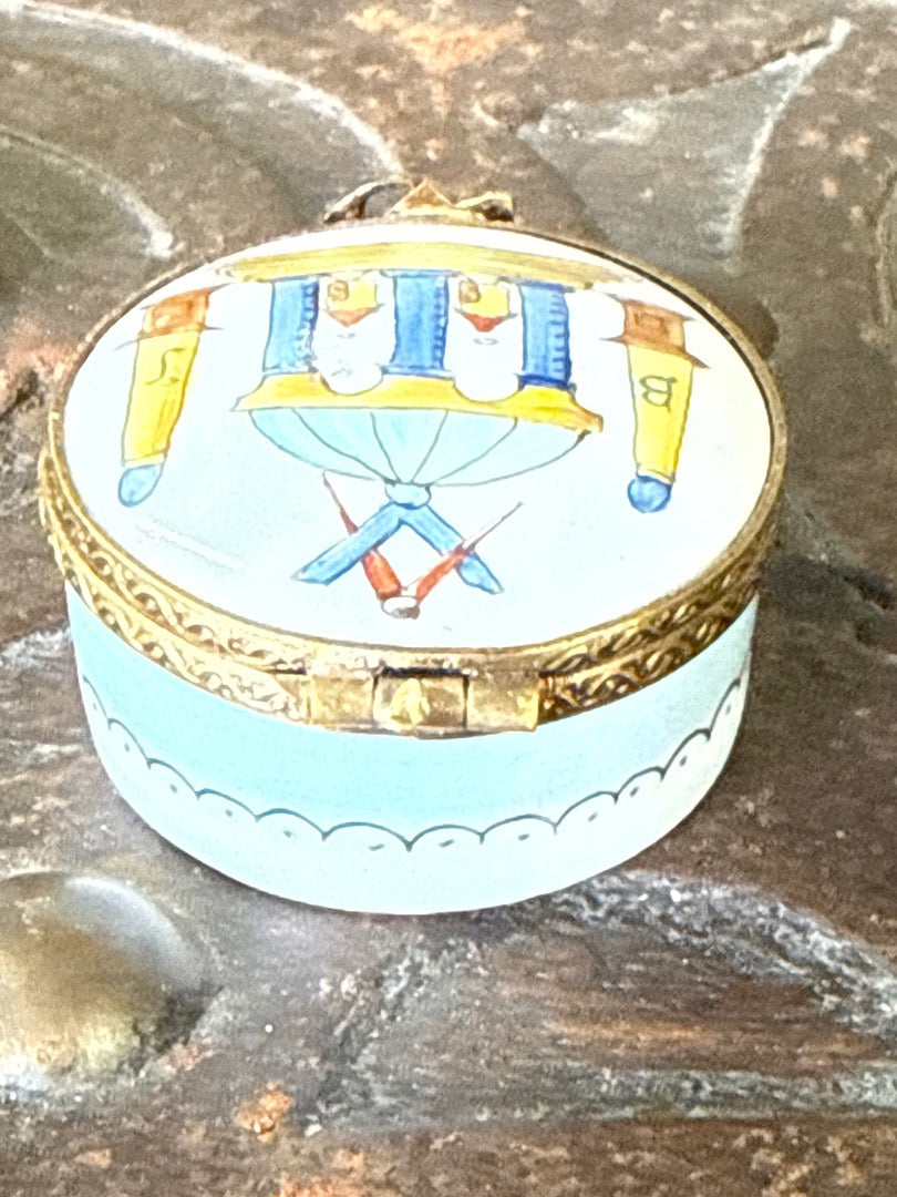 Boîte en porcelaine – Limoges – Décoration – Maçonnique