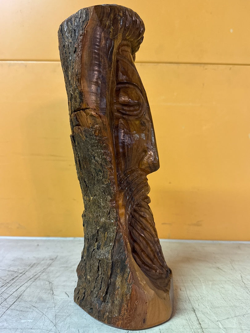 Sculpture bois – Visage sculpté