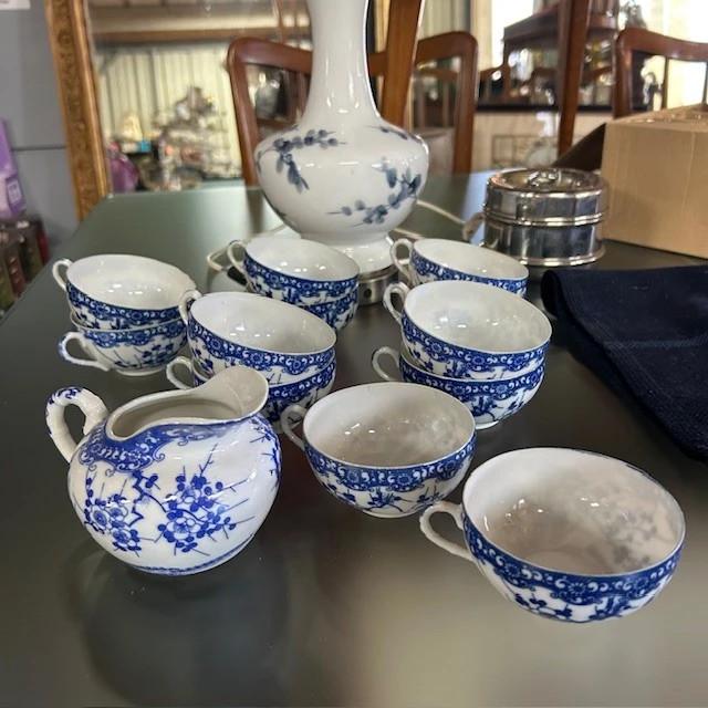Ancien service a thé japonais en porcelaine ensemble de 13éléments