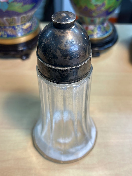 Salière – Ancien – Ustensiles De Cuisine – En Verre