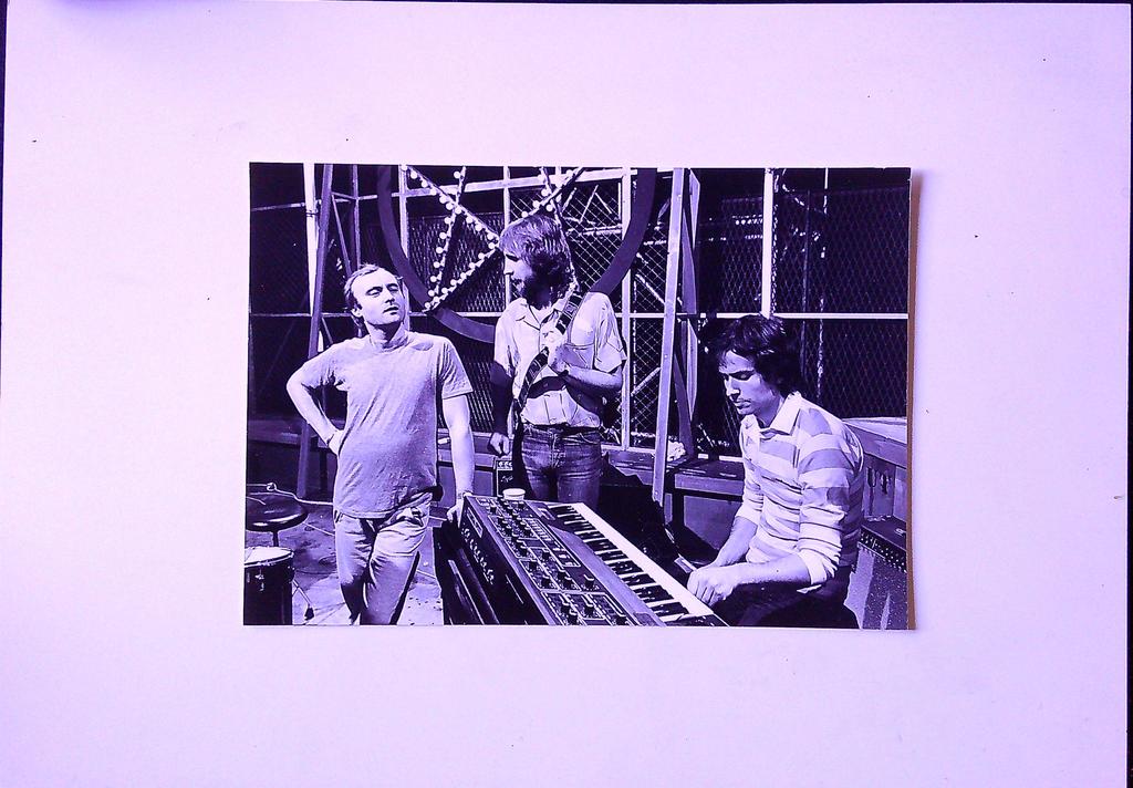 Photographie originale de presse du groupe Genesis par Kipa 1983