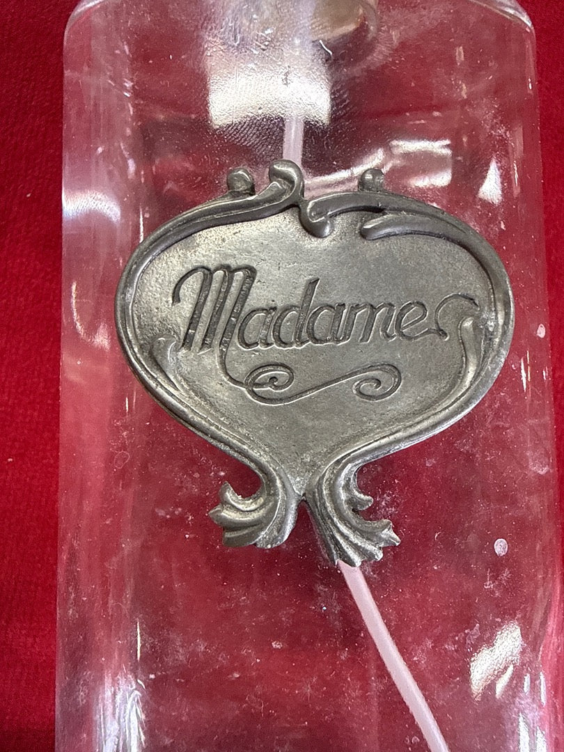 Flacon de parfum vide – Madame – Flacon de collection – Verre et écusson en métal