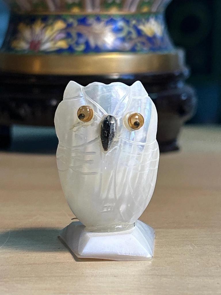Statuette sculpté Chouette / Hibou en nacre