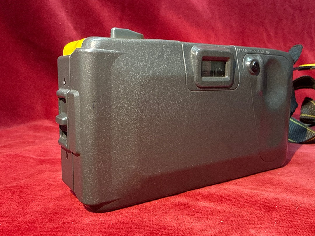 Appareil photo argentique Minolta Weathermatic 35dl jaune
