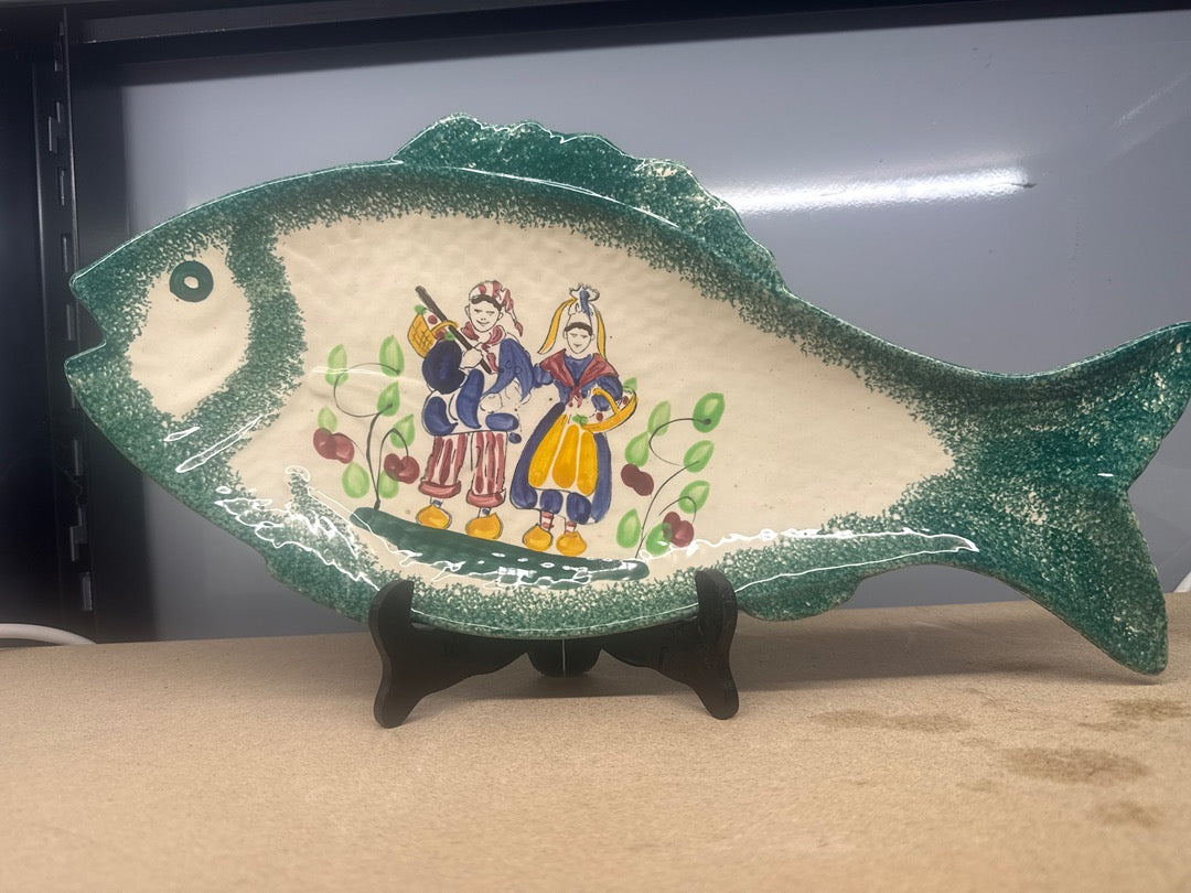 Plat de service poisson – Str Arromanches – Vaisselle – Décor breton normand vert
