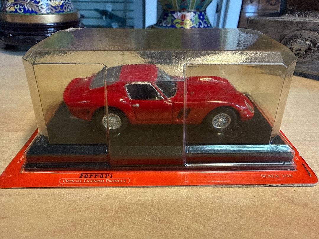 Voiture rouge – Ferrari 250 Gto 1/43 – Collection