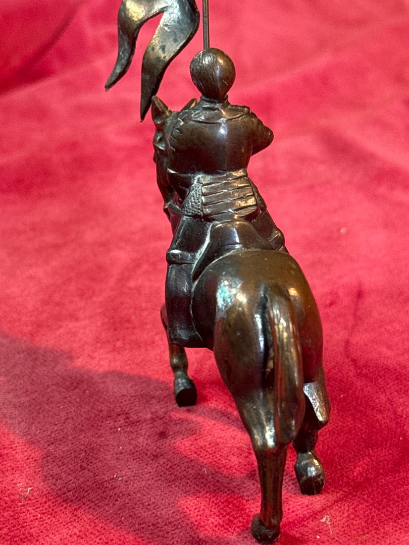 Statuette – Jeanne d'arc – Décoration – Cavalier en bronze ou Regule
