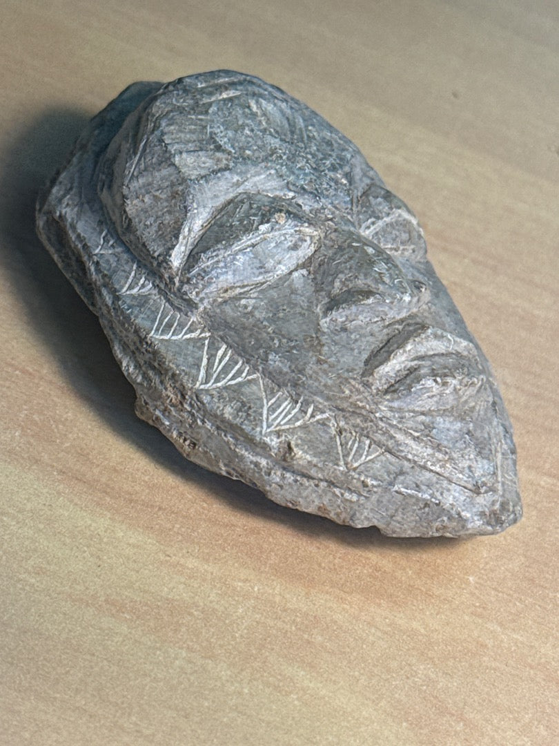 Sculpture visage – Artisanat – Décoration – Pierre grise