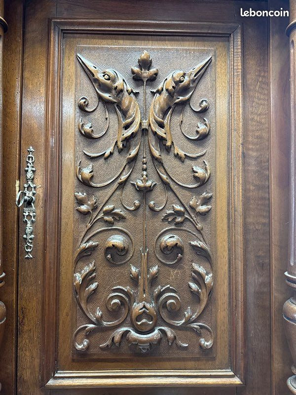 Buffet deux corps – Style Henri 2 – Ornement – Chêne sculpté