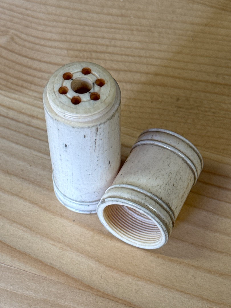 Salière de voyage – Vintage – Art de la table – Os tourné